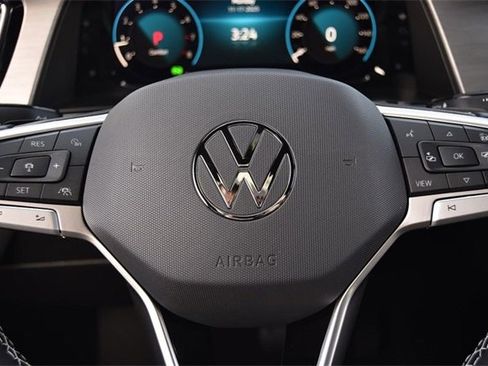 New 2026 Volkswagen Atlas Cross Sport SE image 18