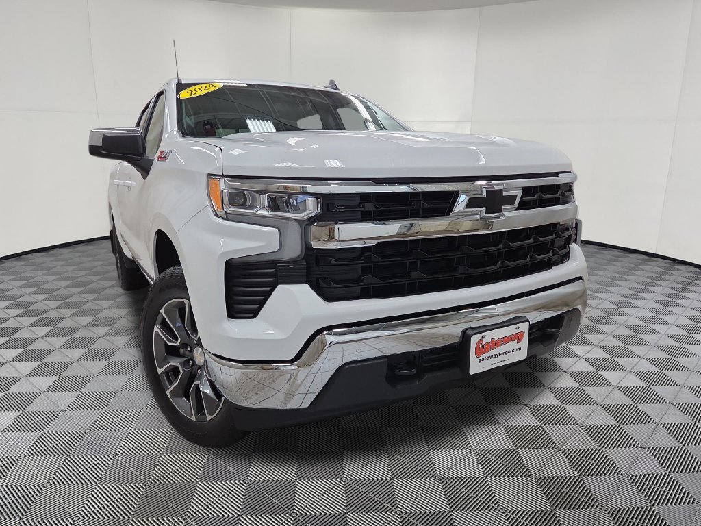 Used 2024 Chevrolet Silverado 1500 LT w/ Z71 Off-Road Package AWD/4WD image 2
