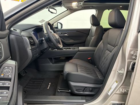 New 2026 Nissan Rogue Platinum w/ Platinum Premium Package image 14