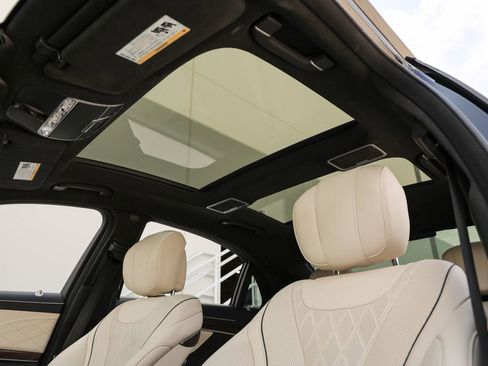 Used 2018 Mercedes-Benz S 560 4MATIC Sedan image 18