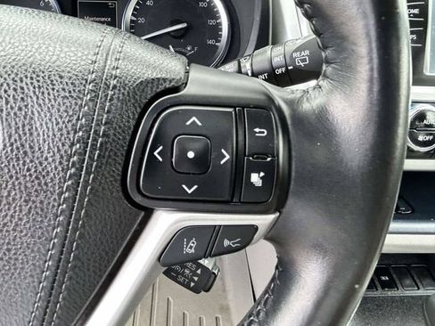 Used 2018 Toyota Highlander XLE FWD image 27