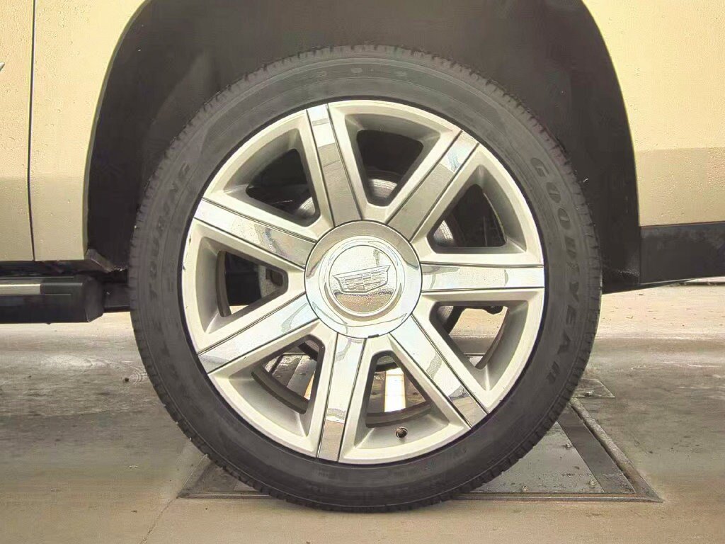 Used 2015 Cadillac Escalade ESV Premium AWD/4WD image 17