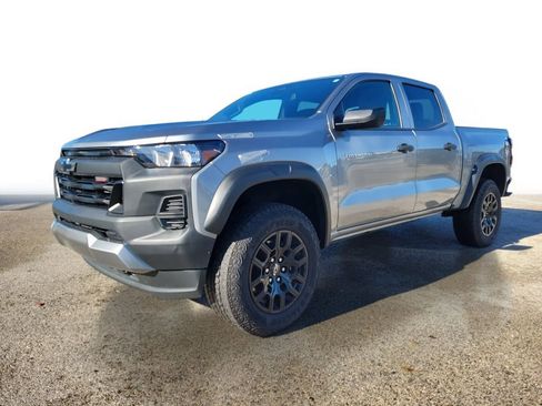 Used 2024 Chevrolet Colorado Trail Boss AWD/4WD image 2