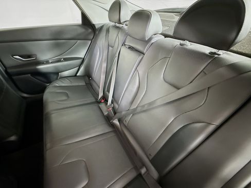 Used 2022 Hyundai Elantra Limited FWD image 30