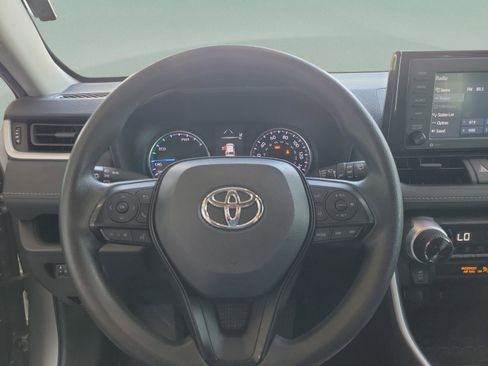 Used 2022 Toyota RAV4 XLE image 16