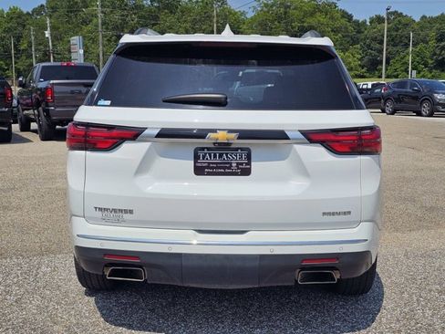 Used 2022 Chevrolet Traverse Premier FWD image 11