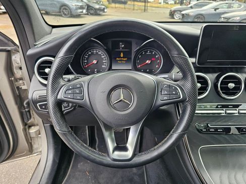 Used 2019 Mercedes-Benz GLC 300 4MATIC image 25