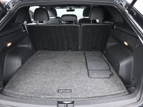 Used 2023 Volkswagen Atlas Cross Sport SE w/ Panoramic Sunroof Package image 29