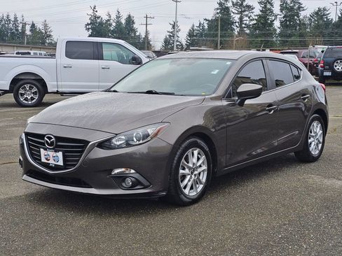Used 2016 MAZDA MAZDA3 i Touring w/ Popular Equipment Package image 3