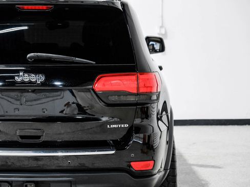 Used 2017 Jeep Grand Cherokee Limited image 47