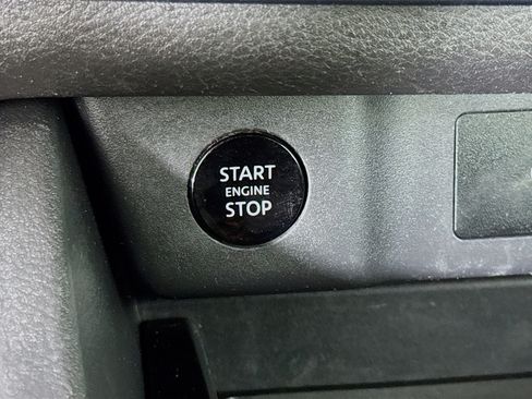 Used 2024 Nissan Rogue SV w/ SV Premium Package FWD image 20