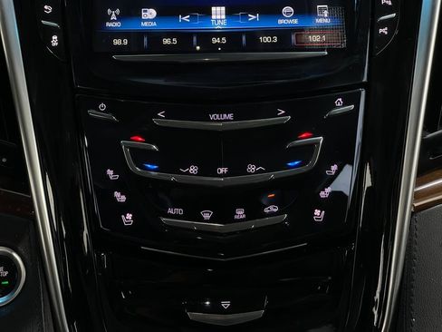 Used 2018 Cadillac Escalade ESV Luxury image 27