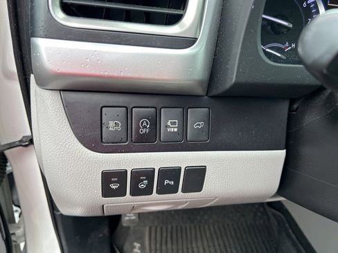 Used 2019 Toyota Highlander Limited Platinum AWD/4WD image 23