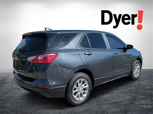 Used 2021 Chevrolet Equinox LS image 3
