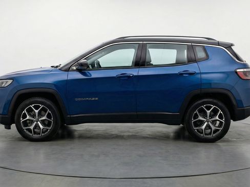 Used 2025 Jeep Compass Limited AWD/4WD image 5