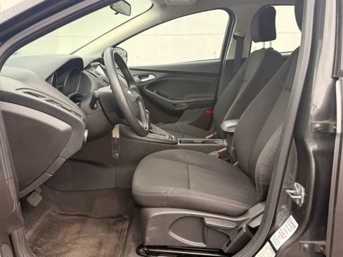 Used 2016 Ford Focus SE FWD image 12