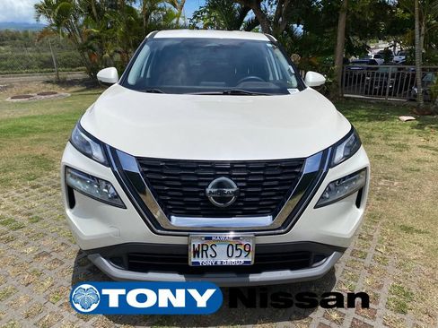 Used 2021 Nissan Rogue SV FWD image 2