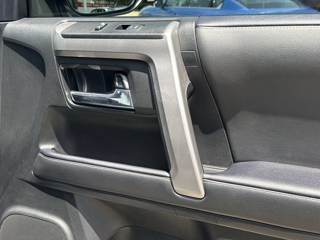 Used 2022 Toyota 4Runner SR5 Premium w/ Moonroof Package RWD image 28