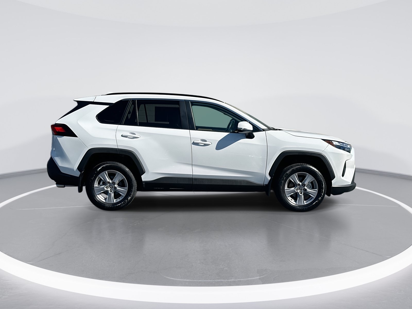 Used 2025 Toyota RAV4 XLE w/ Convenience Package FWD image 10