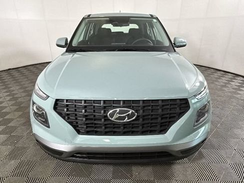 Certified 2026 Hyundai Venue SE FWD image 7