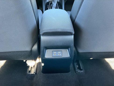 Used 2023 Toyota Corolla LE image 33