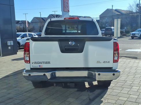 Used 2016 Nissan Frontier SL w/ Moonroof Package image 4