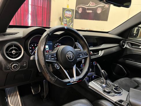 Used 2018 Alfa Romeo Stelvio Ti Sport image 13
