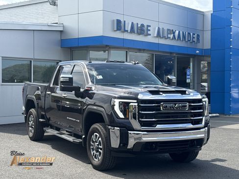 Used 2024 GMC Sierra 2500 SLT w/ SLT Premium Package AWD/4WD image 1