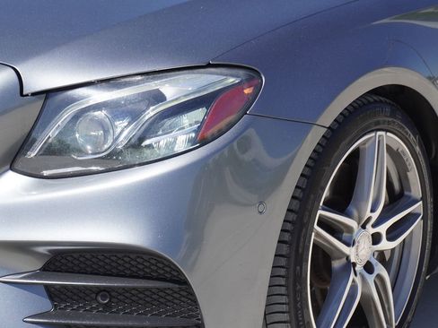 Used 2017 Mercedes-Benz E 300 image 2