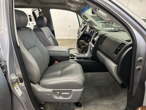 Used 2010 Toyota Sequoia Platinum AWD/4WD image 16