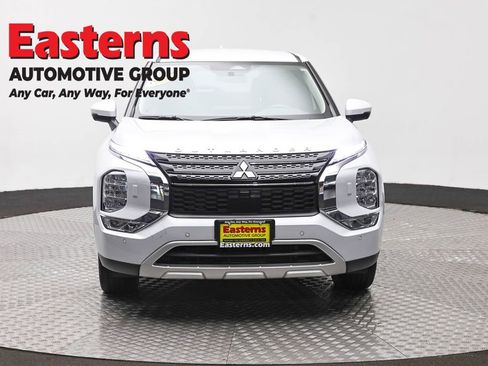 Used 2024 Mitsubishi Outlander SE AWD/4WD image 2