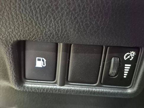 Used 2019 Toyota C-HR Limited FWD image 17