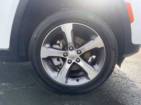 Used 2025 Jeep Grand Cherokee Limited image 57