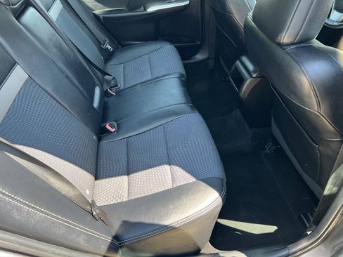 Used 2014 Toyota Camry SE FWD image 11