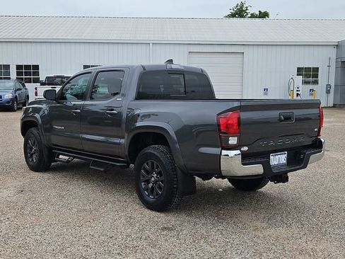 Used 2021 Toyota Tacoma SR5 RWD image 39