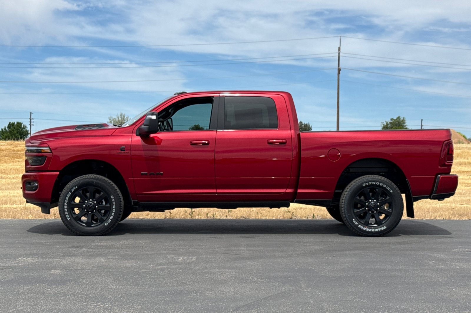 New 2026 RAM 3500 Laramie AWD/4WD image 13