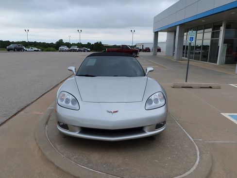 Used 2008 Chevrolet Corvette Convertible w/ Preferred Equipment Group image 2