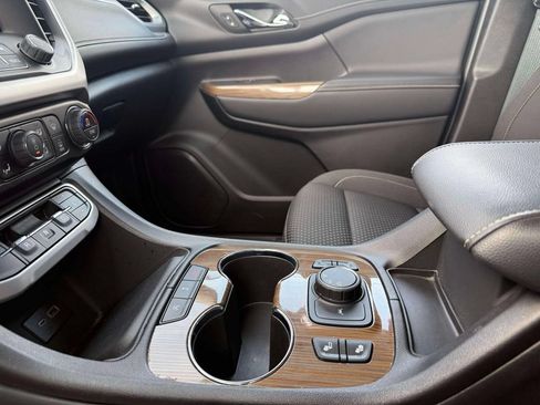 Used 2023 GMC Acadia SLE w/ Driver Convenience Package FWD image 26