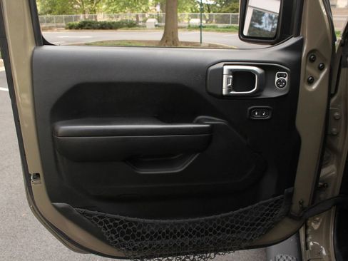 Used 2020 Jeep Gladiator Sport w/ Quick Order Package 24S AWD/4WD image 14