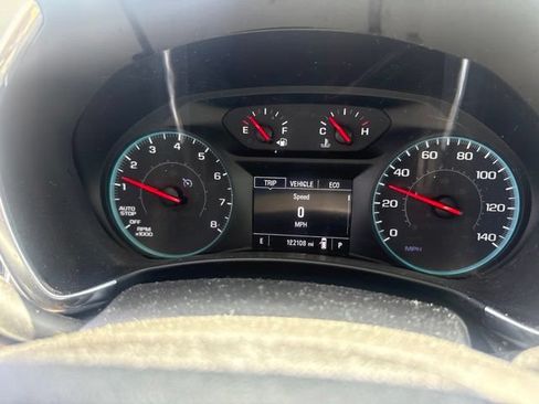 Used 2018 Chevrolet Equinox LT FWD image 5