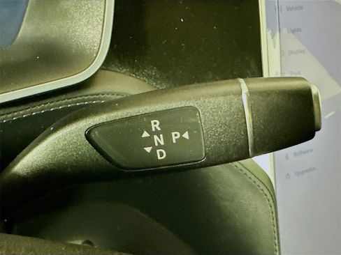 Used 2016 Tesla Model S 70D image 15