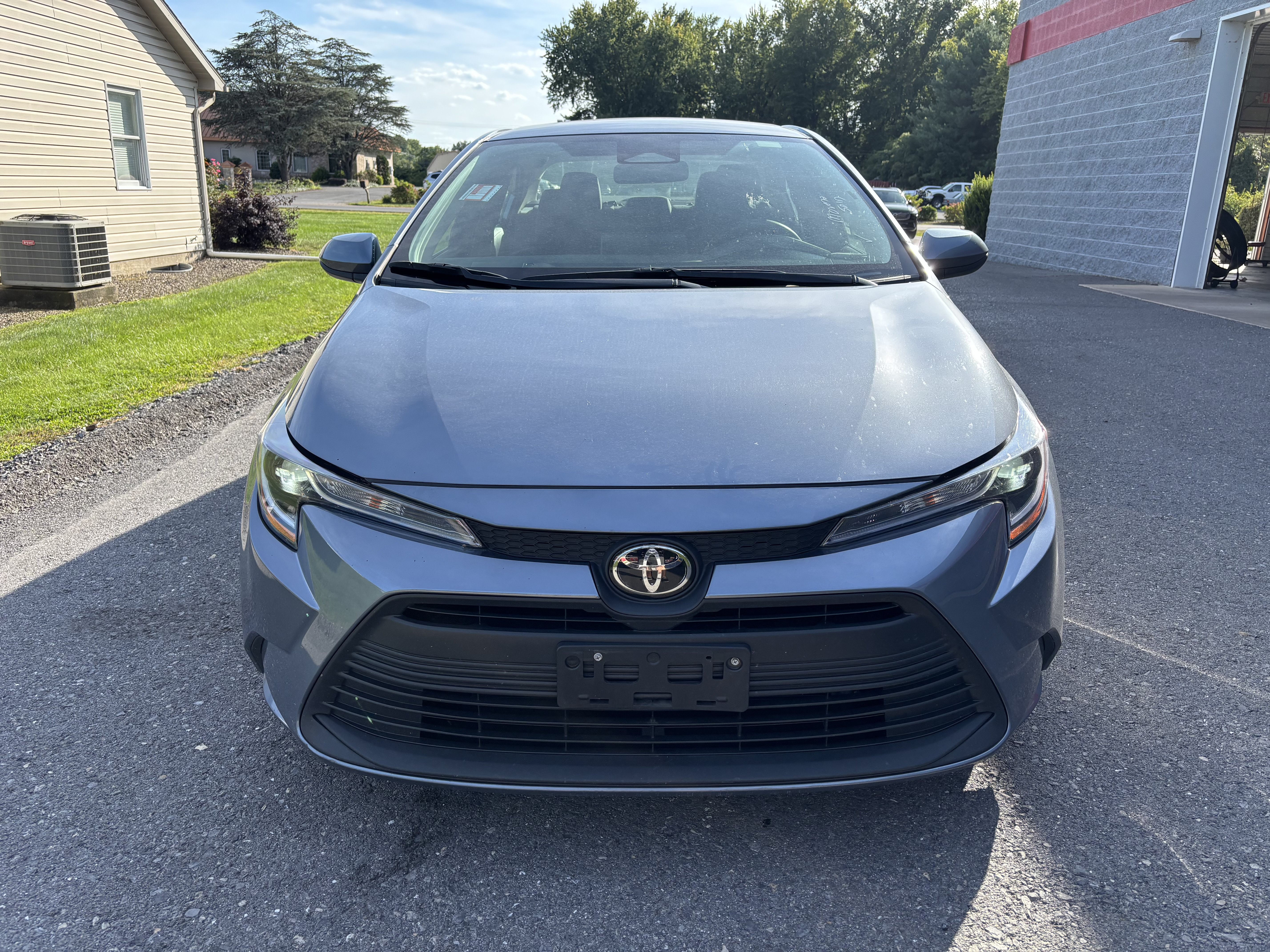 Used 2025 Toyota Corolla LE FWD image 9