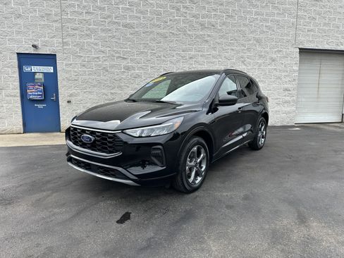 Certified 2024 Ford Escape ST-Line w/ Tech Pack #1 AWD/4WD image 2