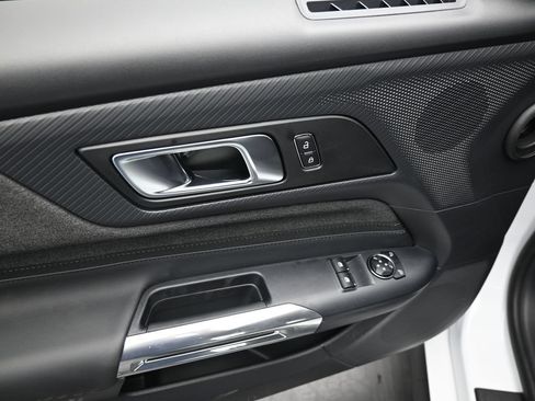 Used 2025 Ford Mustang Coupe RWD image 10