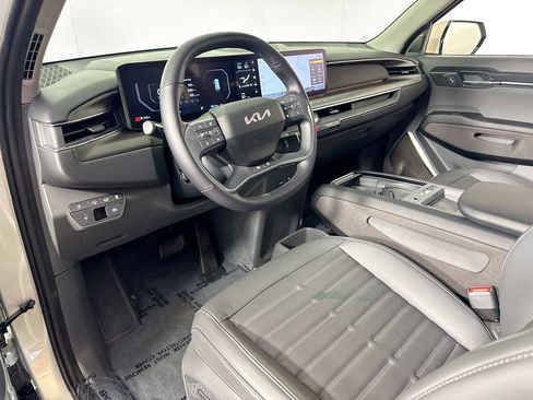 Used 2024 Kia EV9 Land AWD/4WD image 9