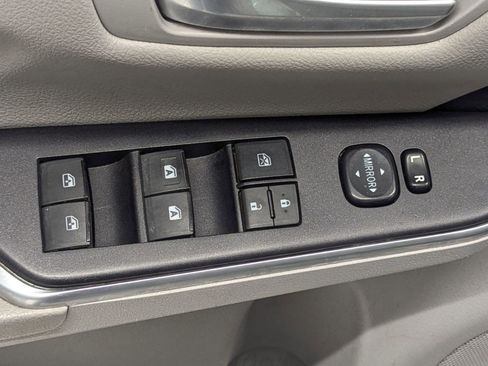 Used 2017 Toyota Camry LE image 18