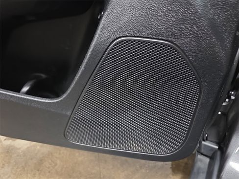 Used 2017 Jeep Cherokee Trailhawk w/ Comfort & Convenience Group image 28