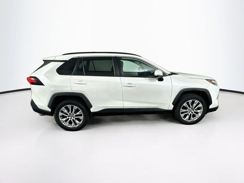 Used 2022 Toyota RAV4 XLE Premium FWD image 10