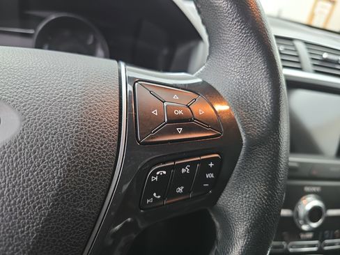 Used 2019 Ford Explorer Limited w/ Class III Trailer Tow Package image 19