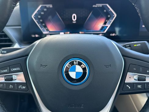 Used 2023 BMW i4 eDrive40 w/ Premium Package RWD image 10